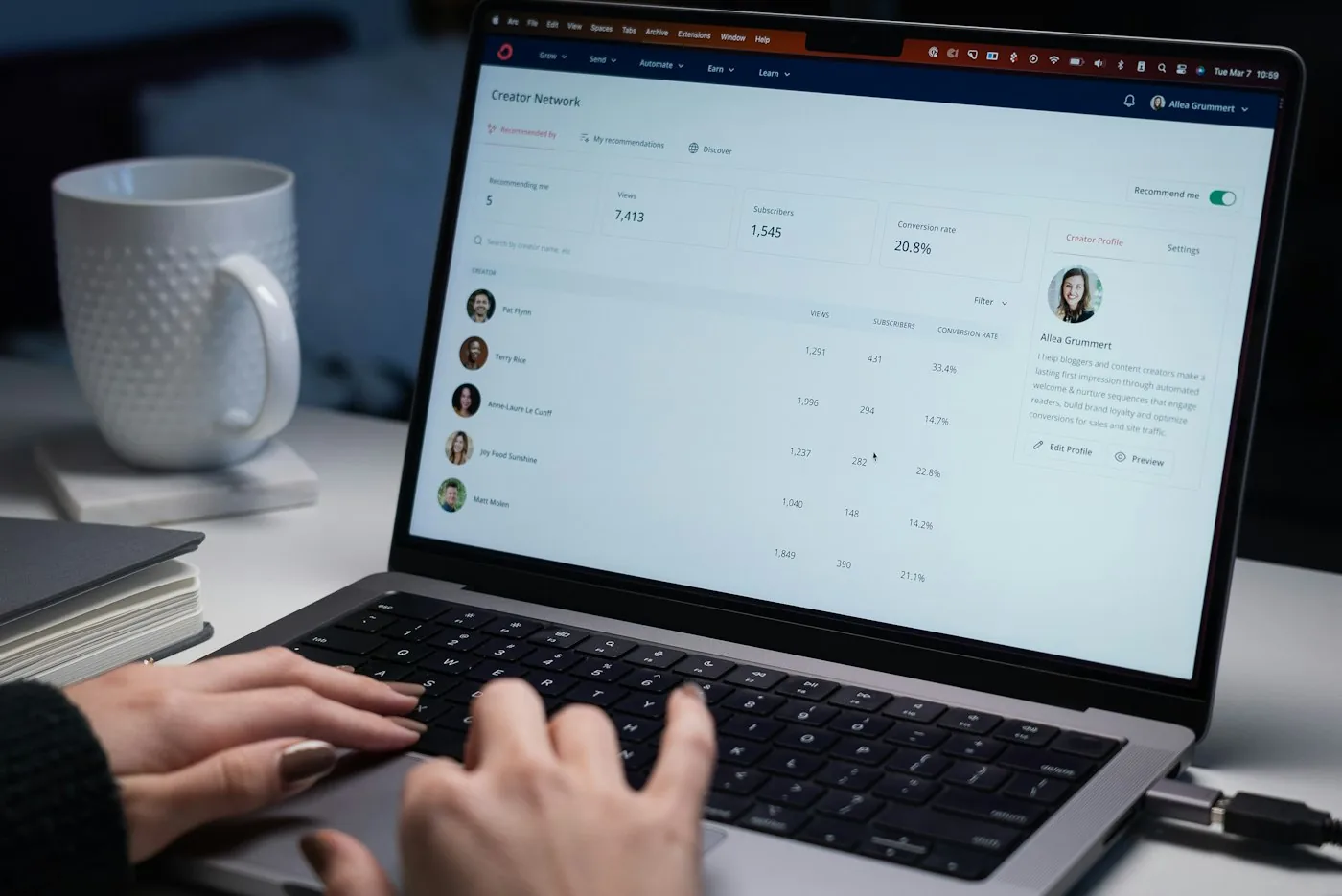 Nu îți adapta afacerea după un soft, ci adaptează CRM-ul după modul tău de lucru